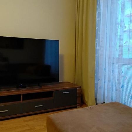 2 Izbovy Byt 60M2 V Centre Na Bakossovej, 24H Self Checkin Apartman Besztercebánya Kültér fotó