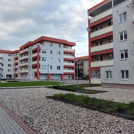 2 Izbovy Byt 60M2 V Centre Na Bakossovej, 24H Self Checkin Apartman Besztercebánya Kültér fotó