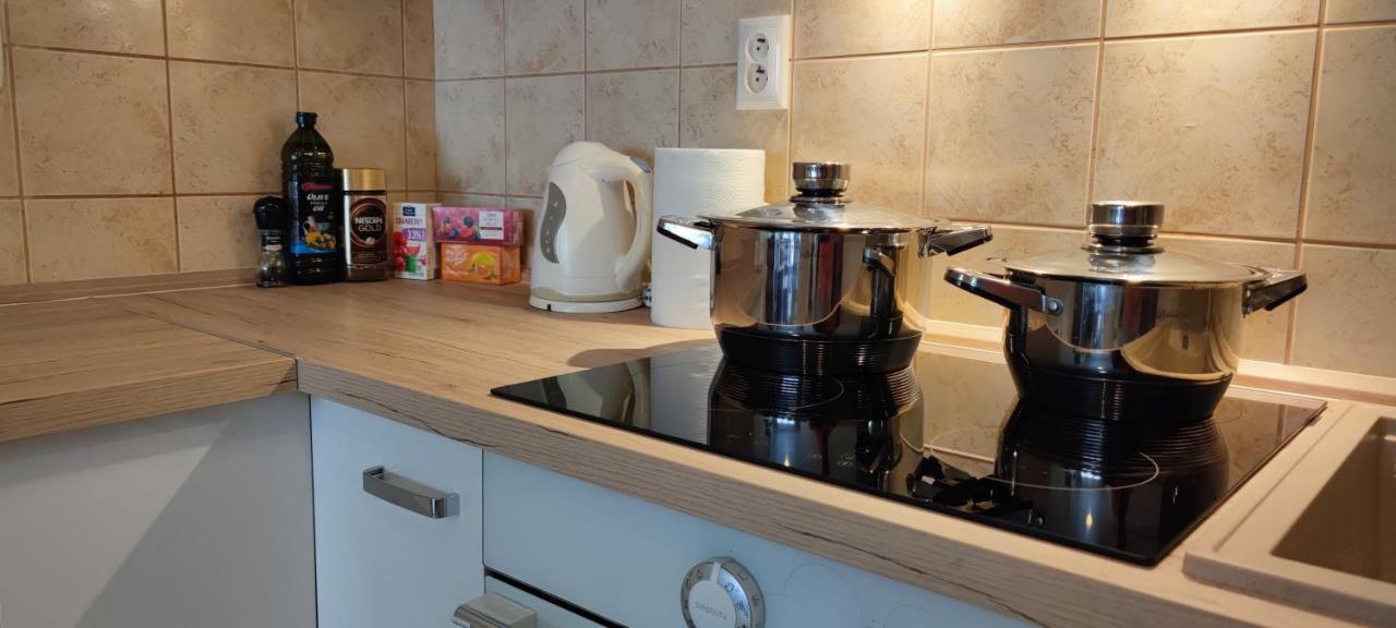 2 Izbovy Byt 60M2 V Centre Na Bakossovej, 24H Self Checkin Apartman Besztercebánya Kültér fotó